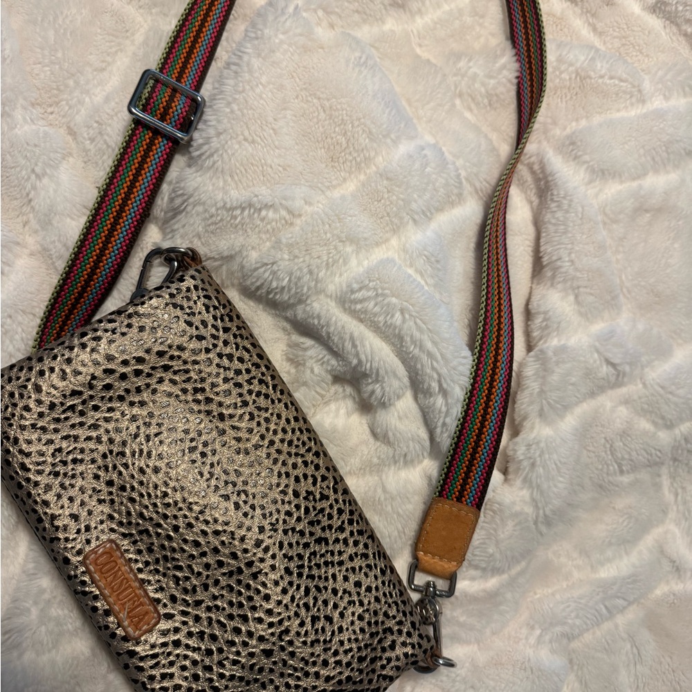Consuela Tommy Bag with Sleek Design